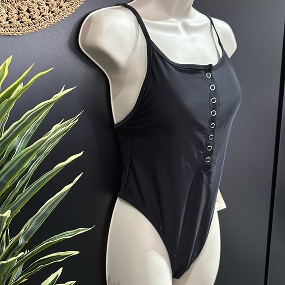 UpWest Henley snap front,high cut thigh,removable pads, thin straps 1 piece swim - Picture 3 of 12